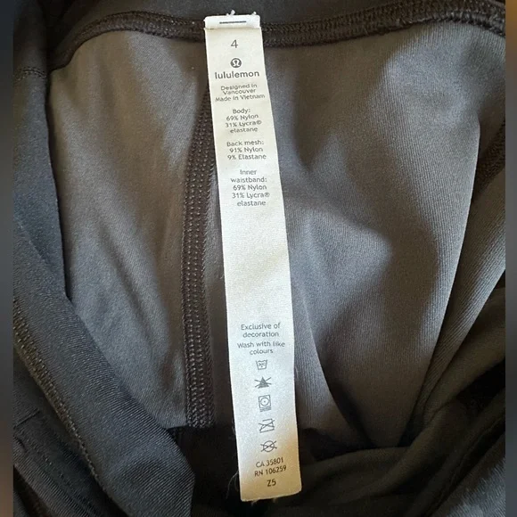 Lululemon Camo crop leggings used in great condition - Picture 12 of 12